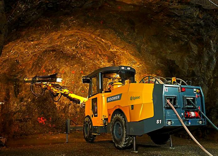 凿岩台车的分类